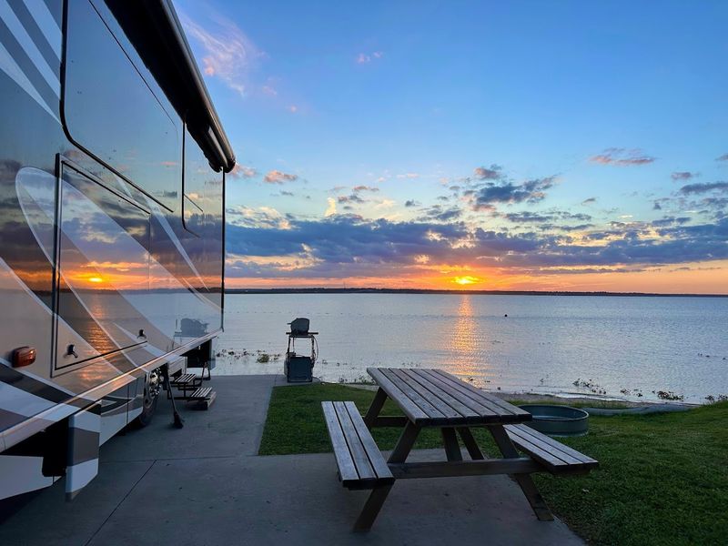 On The Lake RV and Cabin Resort at Lake Livingston