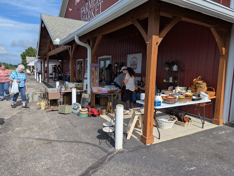 Exploring Elkhart County Before or After Your Visit