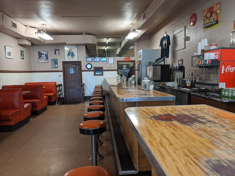 The Atmosphere That Made the Original Shop So Beloved