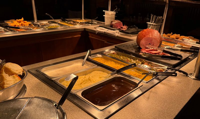 The Buffet Layout That Makes Every Visit Feel Like a Discovery