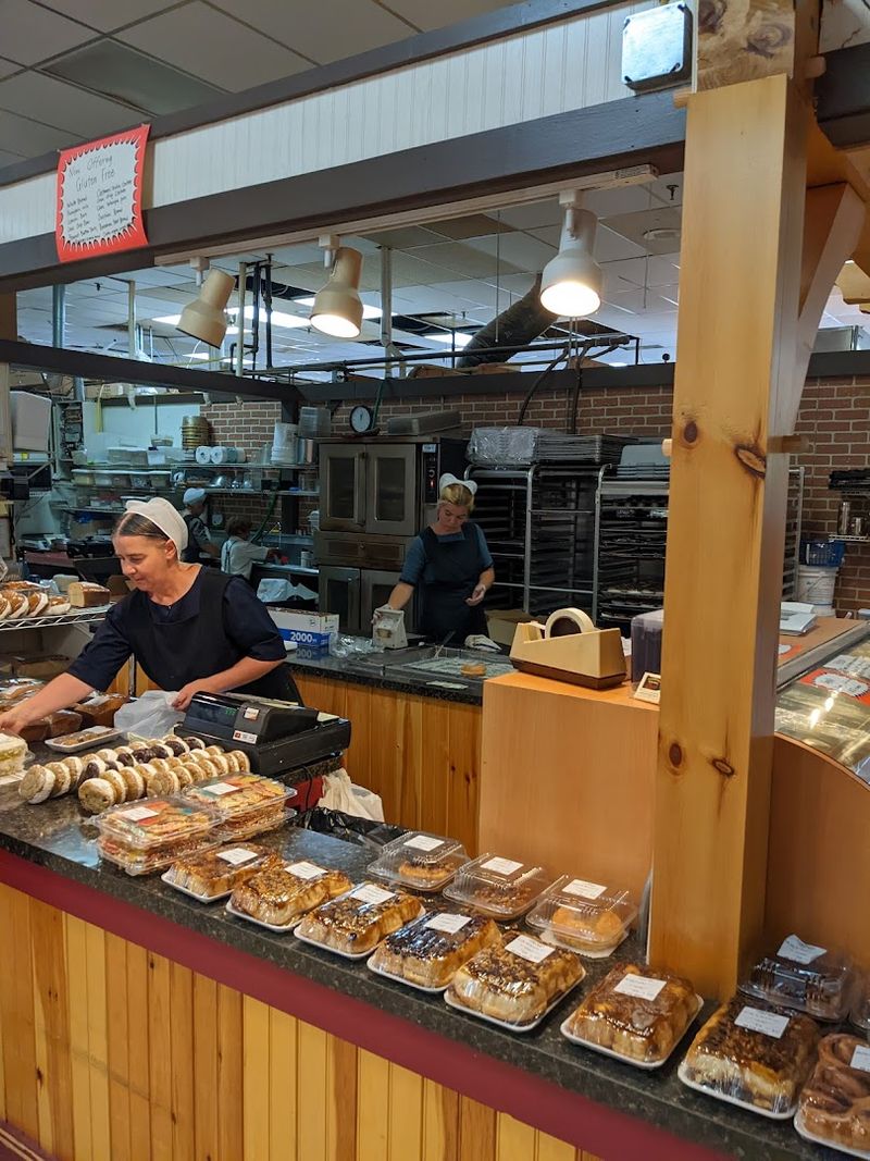 Amish Vendors Actually Travel From Pennsylvania