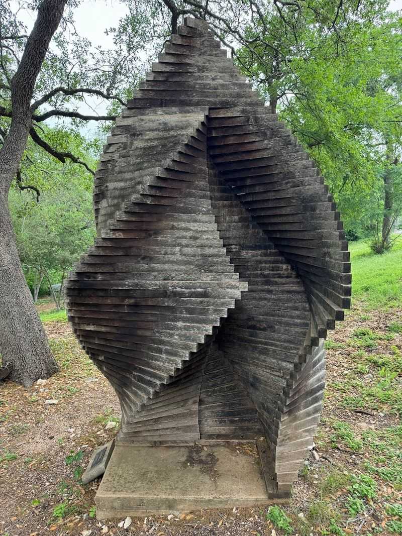 Permanent vs. Rotating Works: A Park That Keeps Changing