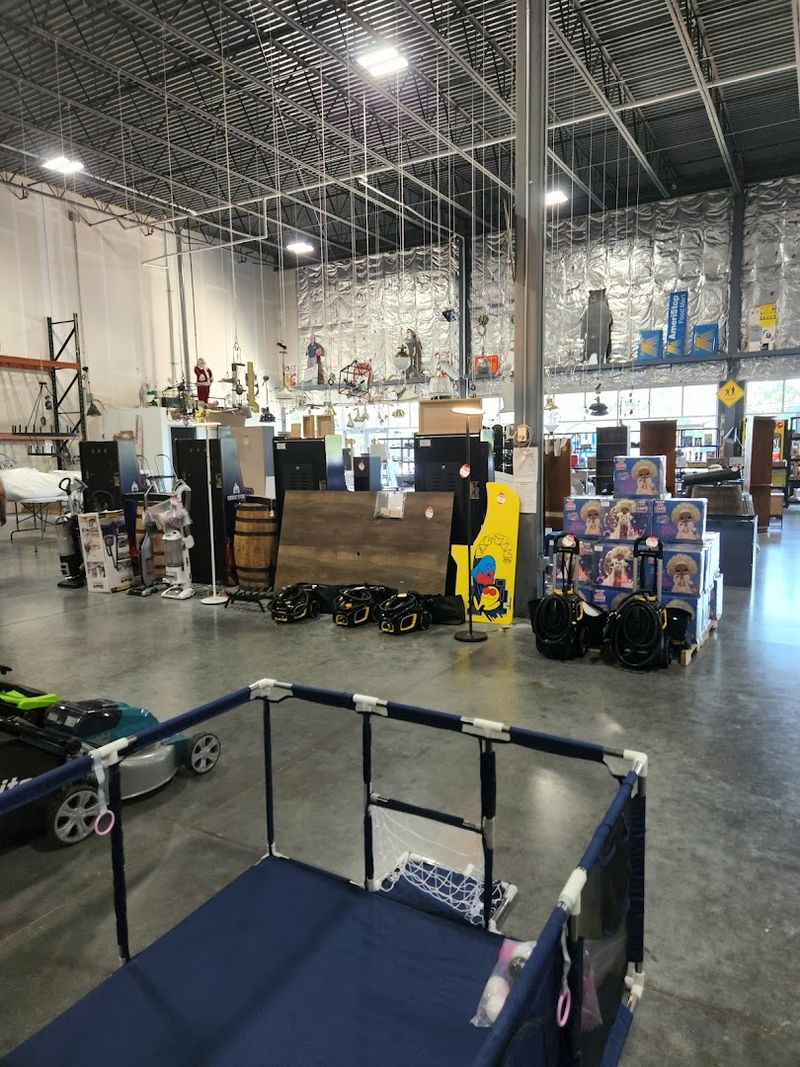 Discount Bins Mixed With A Bigger Outlet Floor