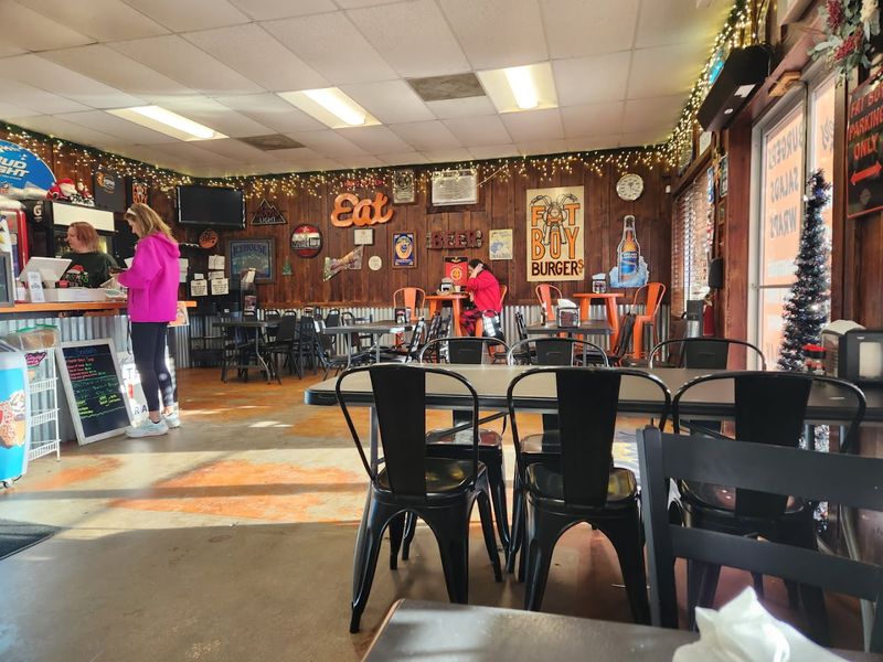 The Crowd That Finds Its Way to This Spot