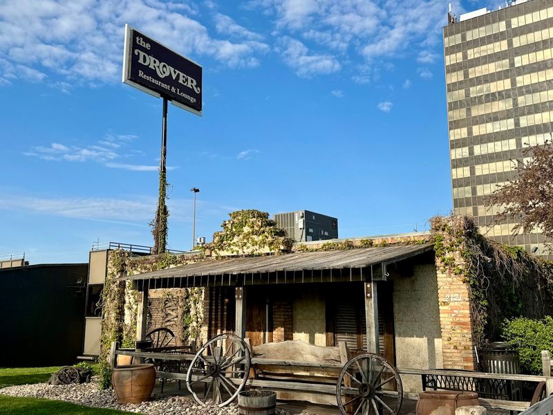 The Loyal Crowd That Keeps Tables Full