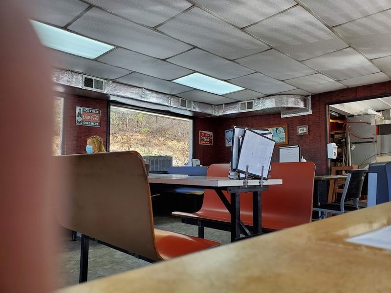 Plan Your Visit to Hob-Nob Drive In