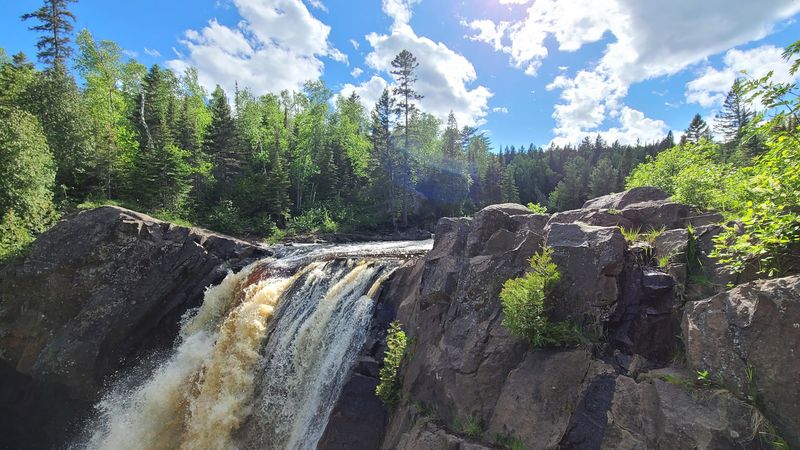 Best Time to Visit for Peak Waterfall Views