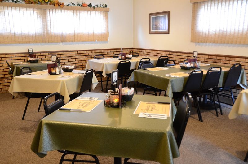 Cozy Booths That Welcome Long Conversations