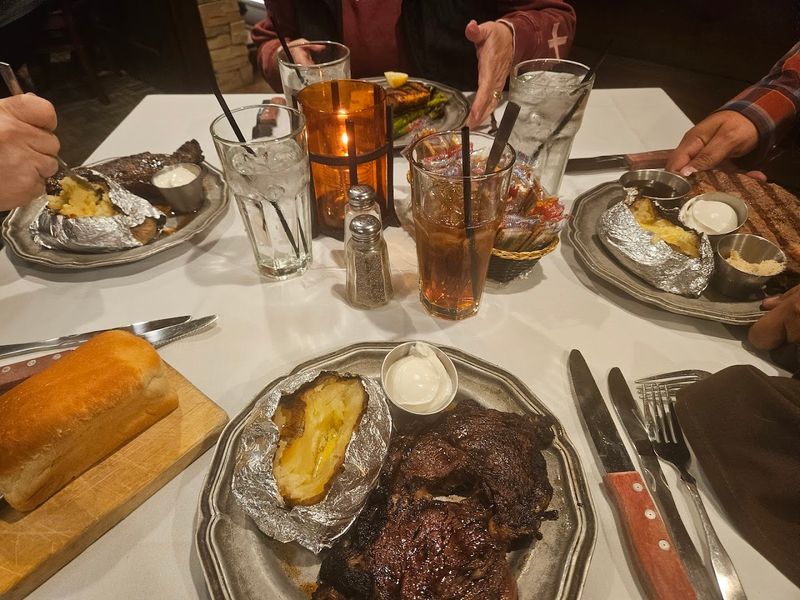 A Supper Club Tradition That Keeps Earning Its Reputation