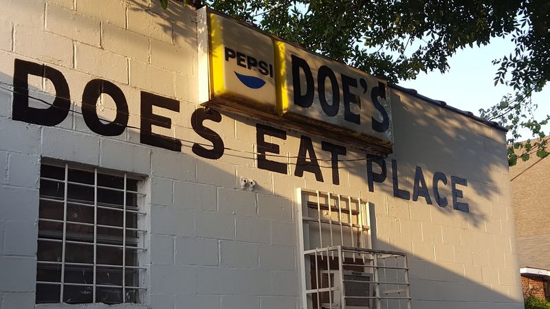 1. Doe's Eat Place Mississippi – Greenville, MS