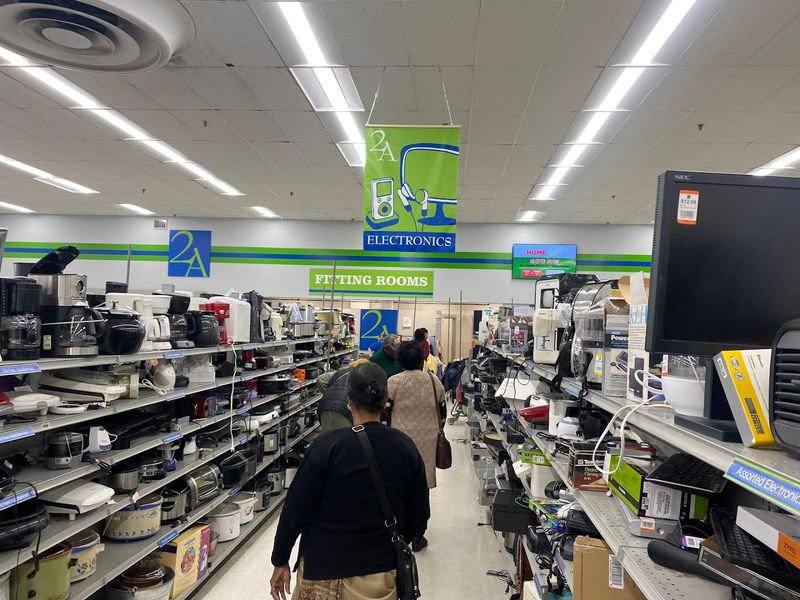 2nd Ave Thrift Superstore, Laurel