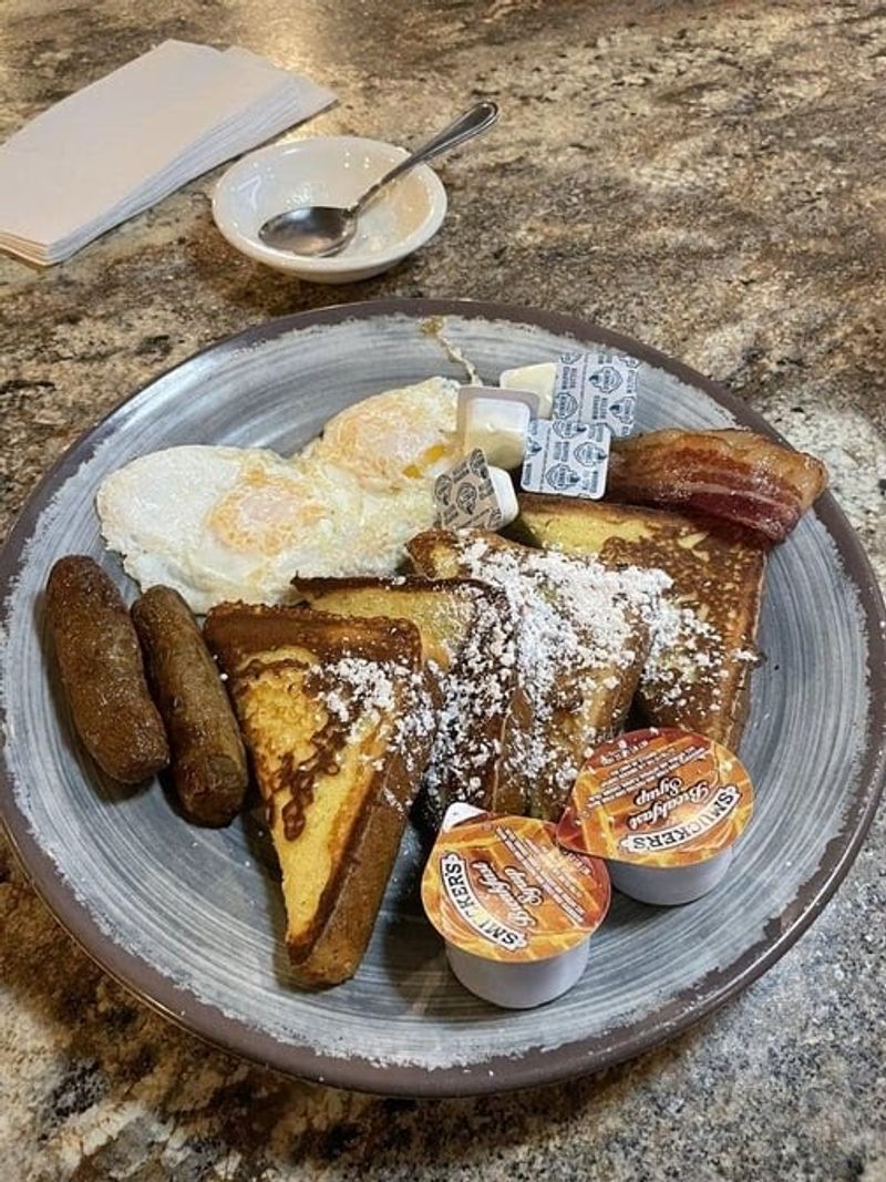 8. Crossroads Diner – Wilmington, Delaware 8. Crossroads Diner – Wilmington, Delaware
