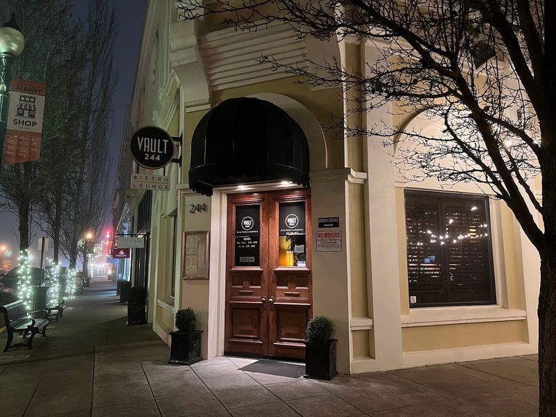 A 1921 Bank Building That Became a Dinner Destination