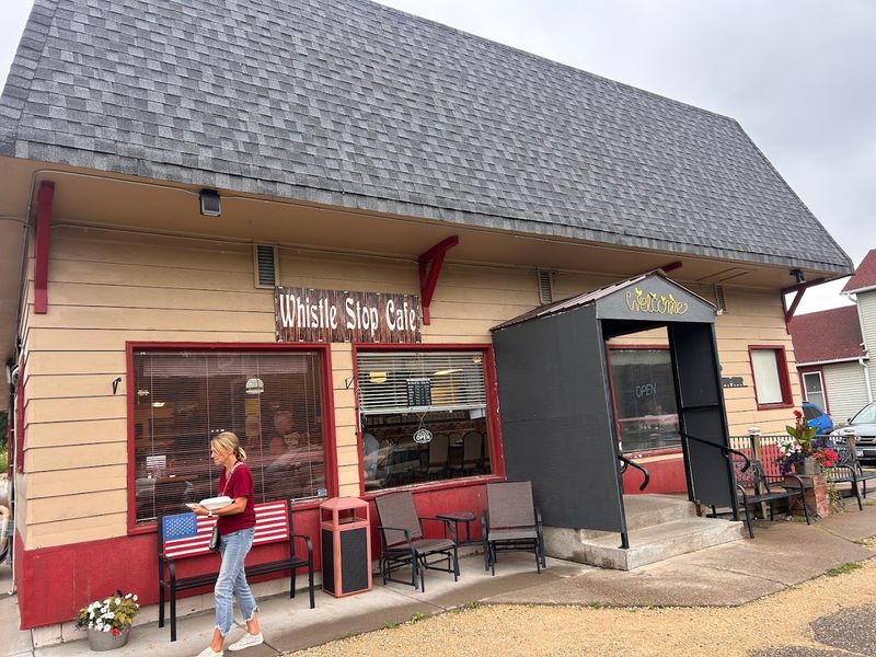 A Bluff Town Pit Stop Worth Every Mile