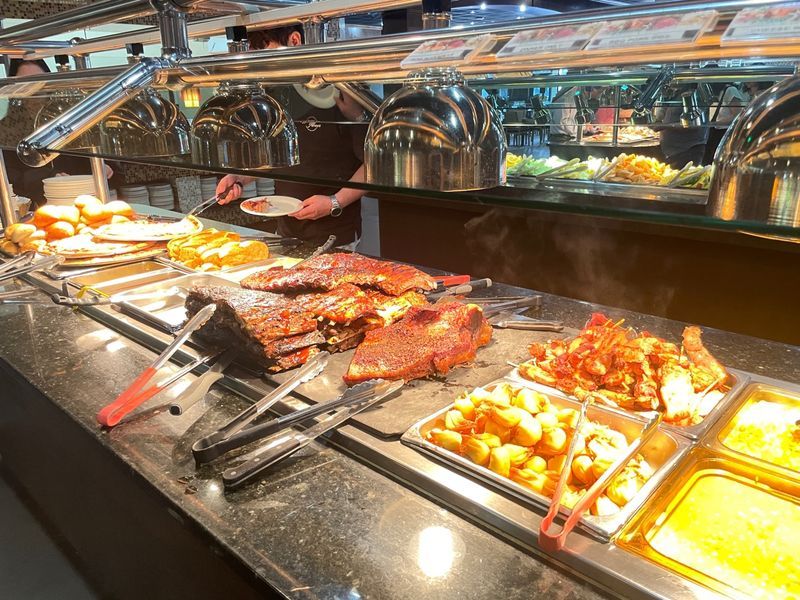 A Buffet Atmosphere That Breaks the Mold