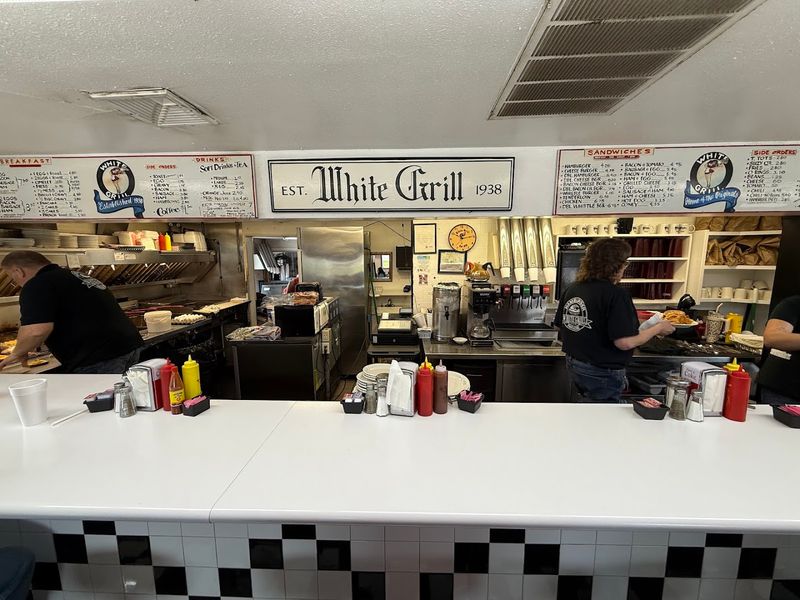 A Burger Joint With Deep Roots in Nevada, Missouri
