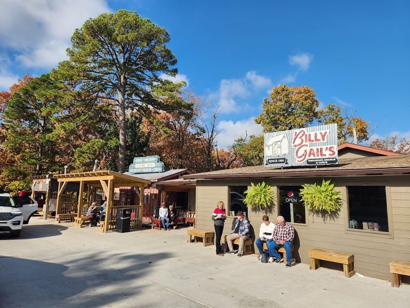 A Café Hidden Off the Branson Strip