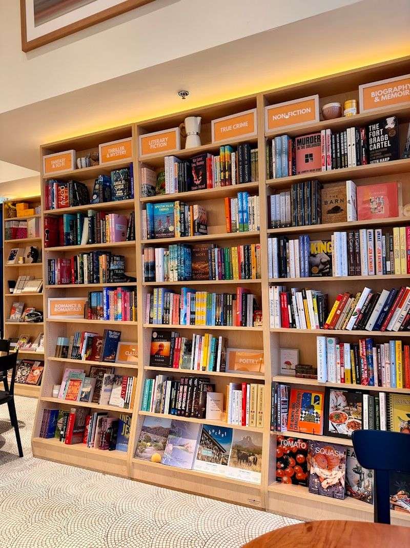 A Carefully Curated Book Selection Worth Browsing Slowly A Carefully Curated Book Selection Worth Browsing Slowly