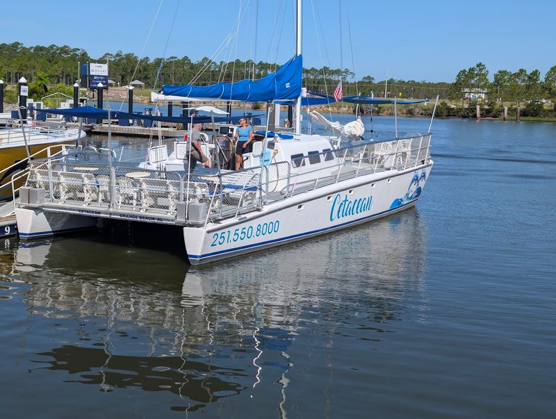 A Comfortable, Well-Equipped Boat Experience A Comfortable, Well-Equipped Boat Experience