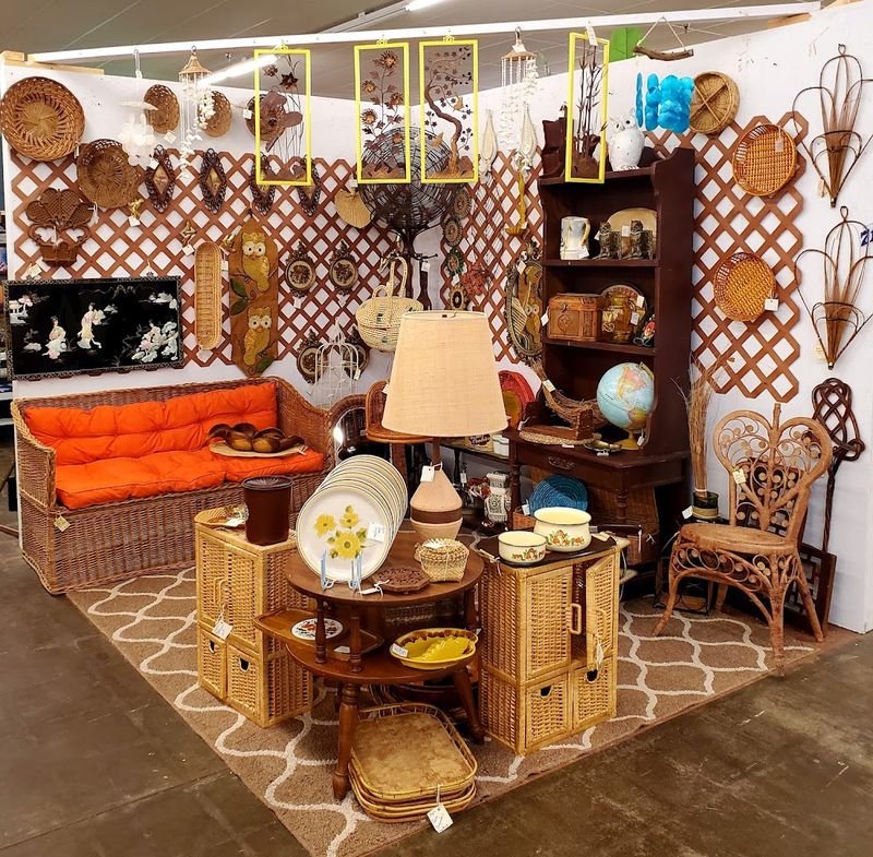A Community Hub For Collectors, Pickers, and Curious Shoppers