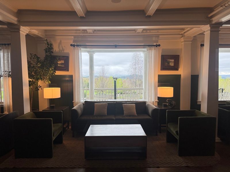 A Grand Lobby That Actually Feels Grand Again