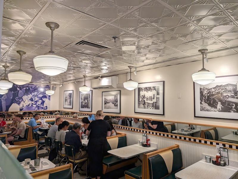 A Green Pioneer in New Hampshire Dining