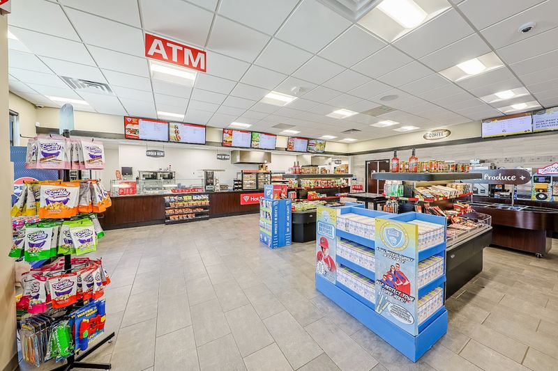 A Hot Food Case Worth Pulling Over For