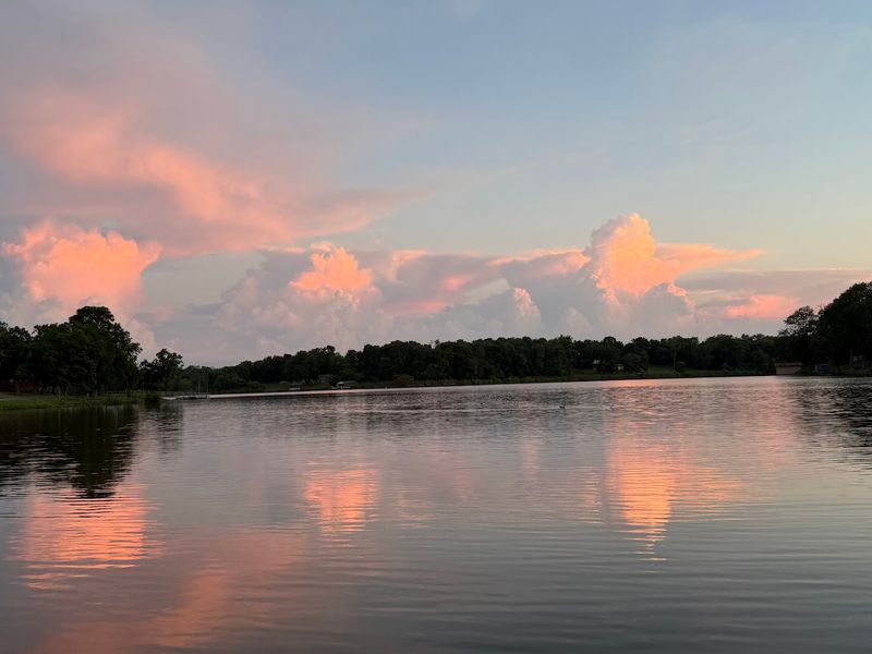 A Lake Built for Quiet, Not Crowds