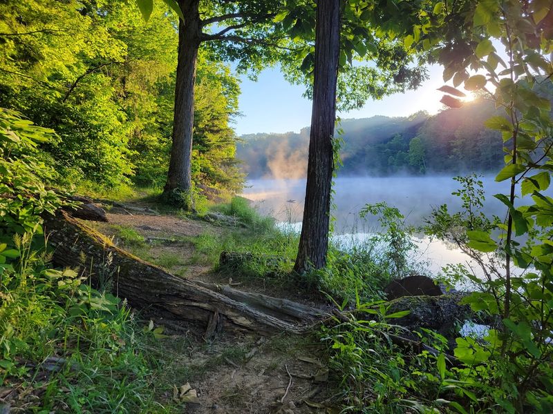 A Lake With No Road and Every Reason to Hike There