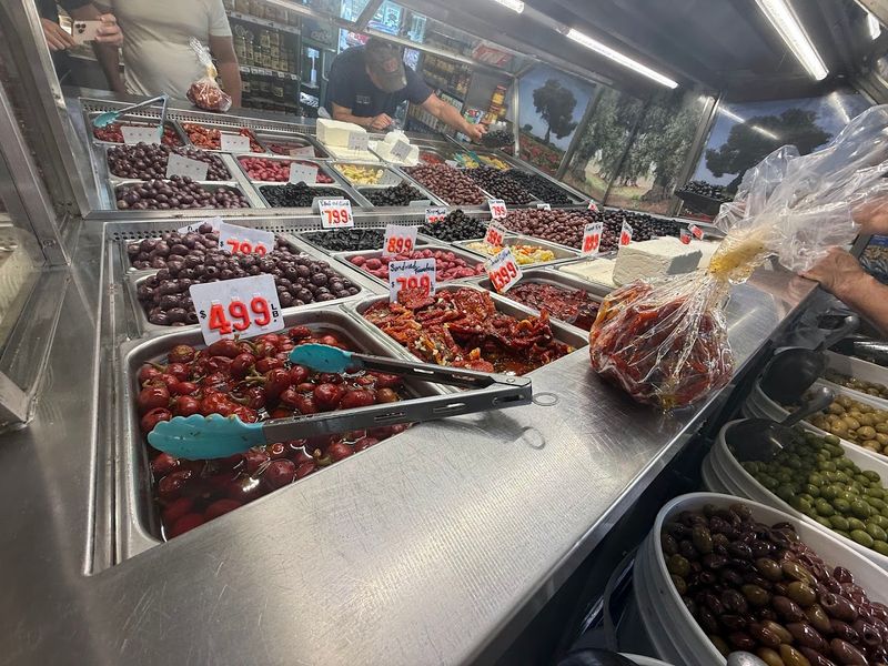 A Market Built On Useful Beauty