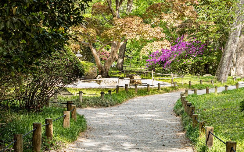 A Public Park That Feels Nothing Like a Public Park A Public Park That Feels Nothing Like a Public Park
