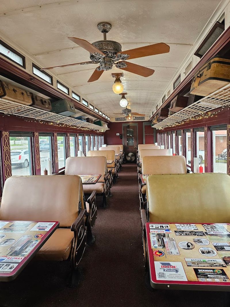 A Real Vintage Train Car You Actually Eat Inside
