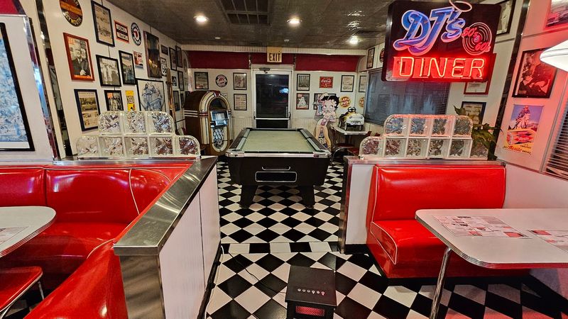 A Retro Atmosphere That Actually Feels Lived In
