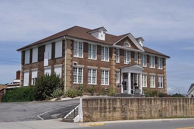 A Schoolhouse That Became a Sewing Legend A Schoolhouse That Became a Sewing Legend
