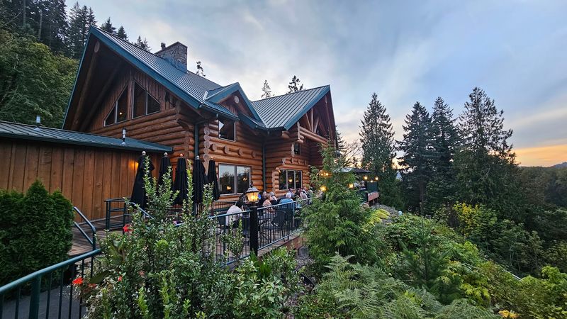 A Setting That Feels Like a Hidden Oregon Secret