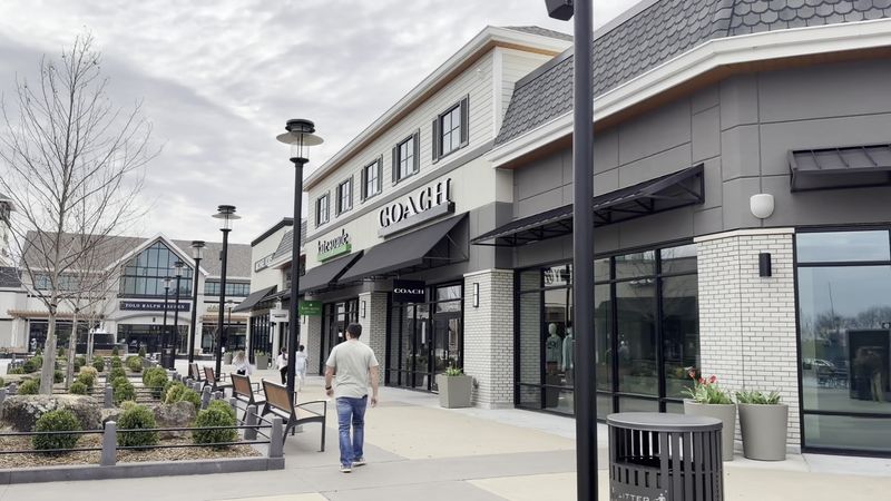 A Shopping Complex Built to Impress From the Start A Shopping Complex Built to Impress From the Start