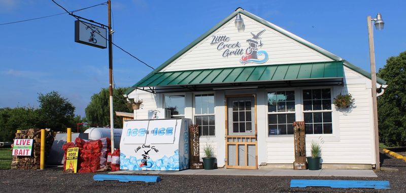 A Small Town With a Big, Bold Kitchen A Small Town With a Big, Bold Kitchen
