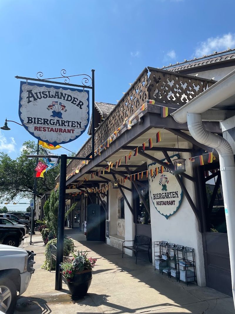 A Spot Loved by Locals and Travelers Alike