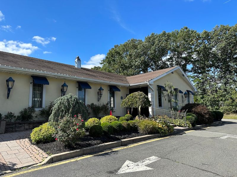 A Standalone Bistro That Feels Like a Neighborhood Gem