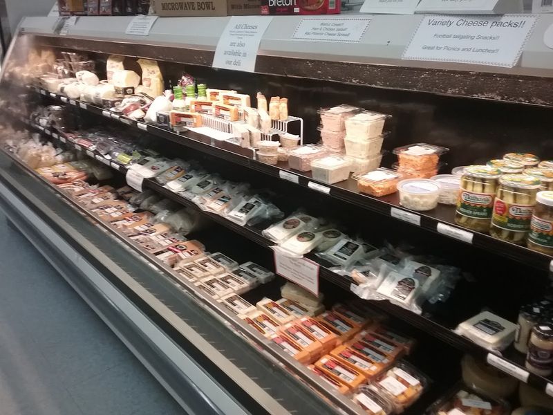 Fresh Deli Meats and Cheeses Sliced Just the Way You Want