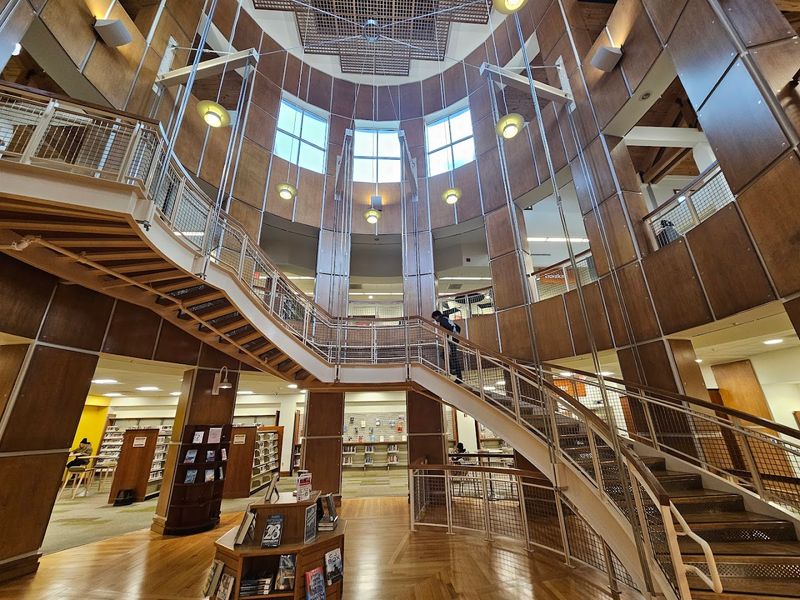 A Surprisingly Nice Stop At The New Market Library