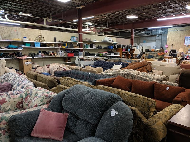 A Two-Level Layout Built for Serious Bargain Hunters