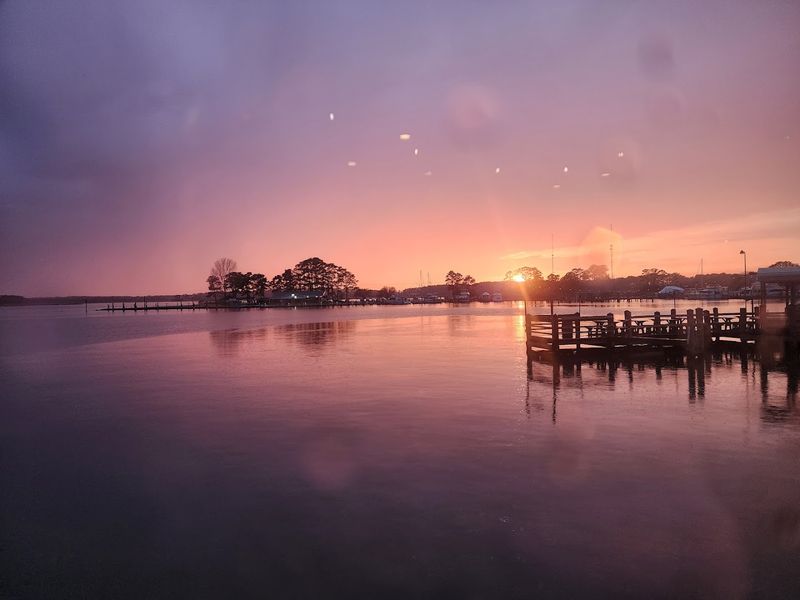 A Waterfront Setting That Sets the Mood Before the Food Arrives