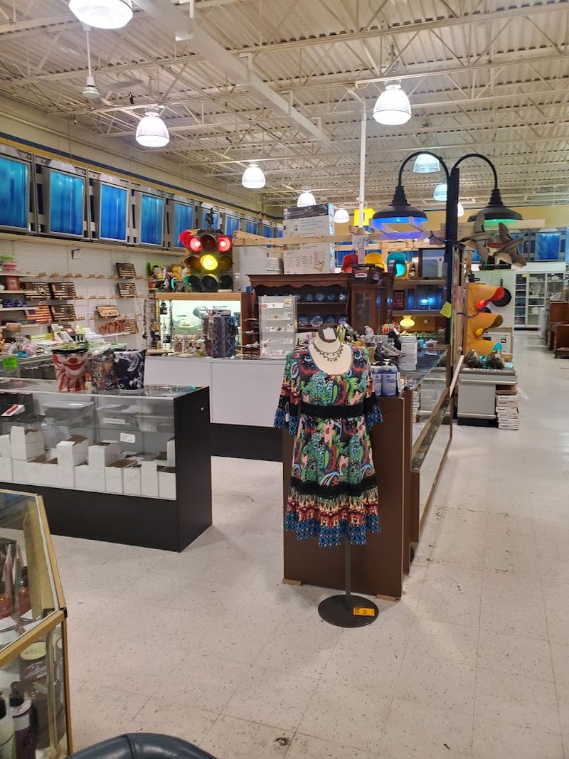 Accessibility and Practical Visitor Perks Make Shopping Comfortable for Everyone