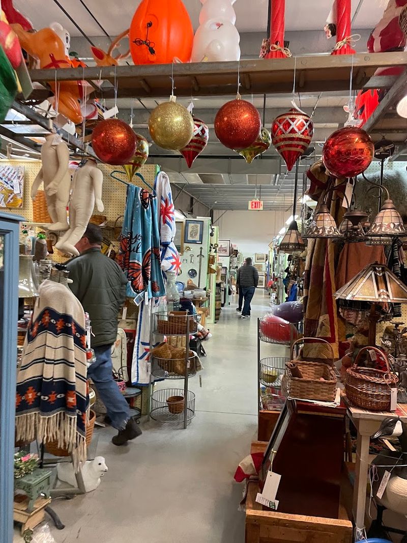 Adams Antiques Rewards Slow Browsing
