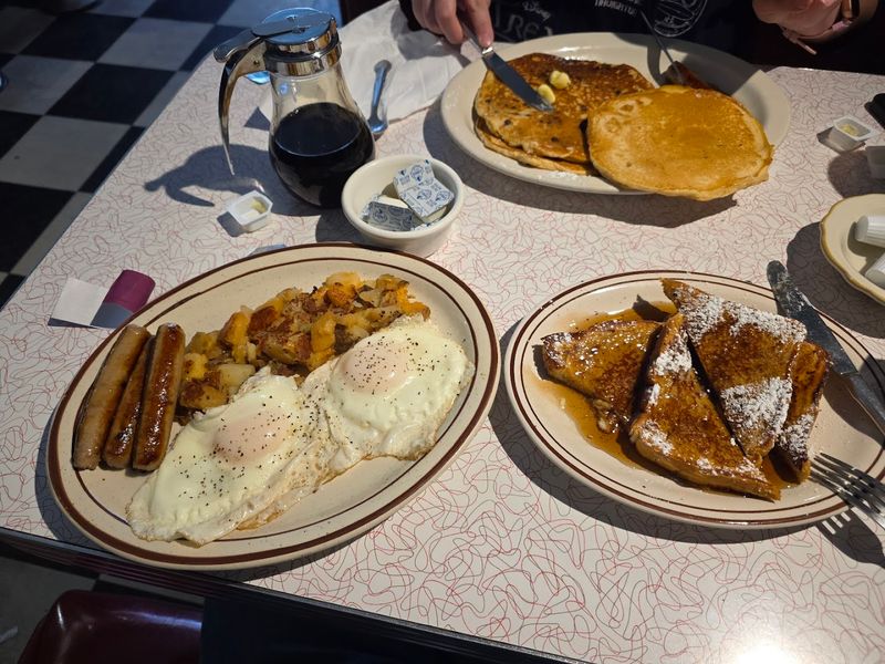 All-Day Breakfast That Makes Every Hour Feel Like Morning All-Day Breakfast That Makes Every Hour Feel Like Morning