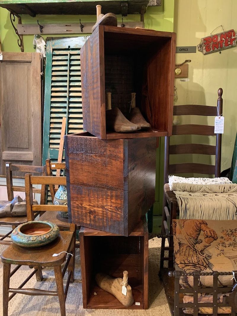 Amish Craftsmen Turning Old Wood Into New Heirlooms Amish Craftsmen Turning Old Wood Into New Heirlooms