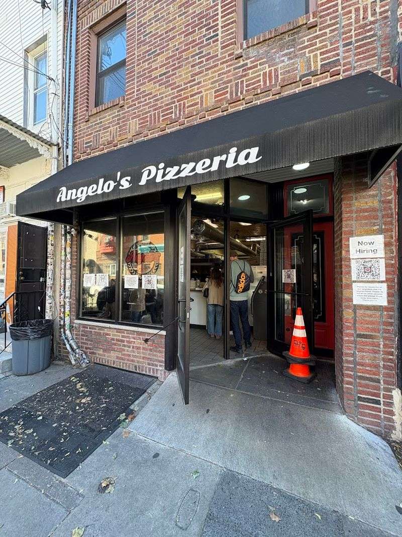 Angelo's Pizzeria
