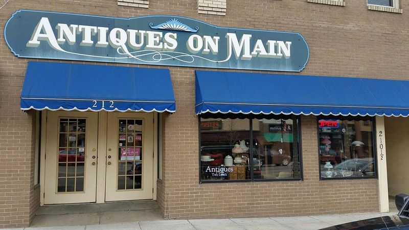Antiques on Main: Fifty Dealers Under One Roof