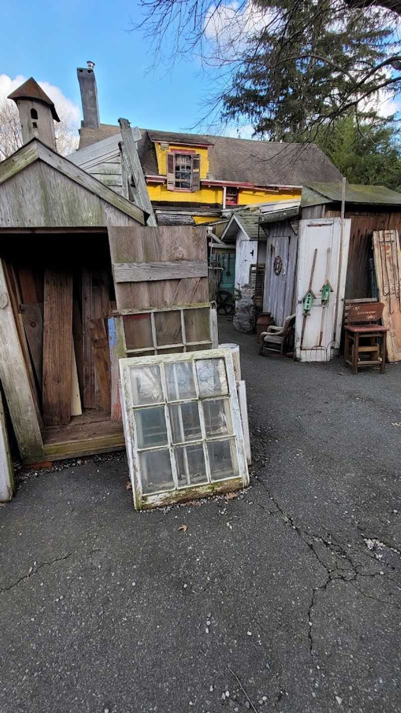 Architectural Salvage and Vintage Hardware Worth Hunting For Architectural Salvage and Vintage Hardware Worth Hunting For